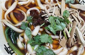 传统肉炒刀削面