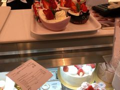 -花花卷卷·鲜食蛋糕(静安久光百货店)