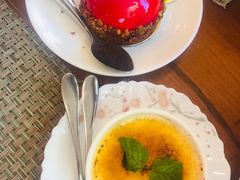 -Chom Cafe and Restaurant