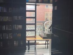 -钟书阁(松江泰晤士小镇店)