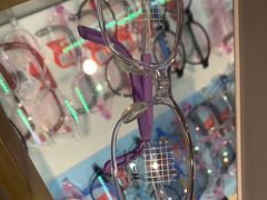 -新视达眼镜店·蔡司·依视路(名镜苑店)