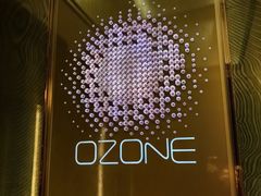 -OZONE 顶楼酒吧(香港丽思卡尔顿酒店)