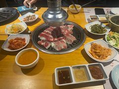 -唯成•韩国炭火烤肉 유성고기