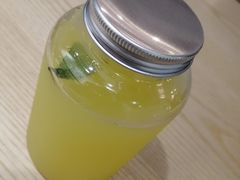 -F+轻食健身赋能空间(中华北路国贸商场店)