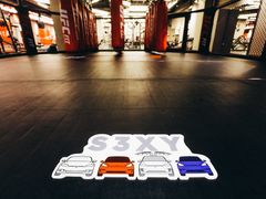 -TESLA 特斯拉(上海太古汇体验店)