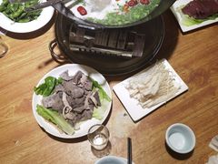 -茸梅路右拐龙虾-农家菜(松江店)