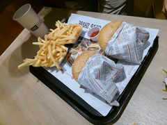 -The Habit Burger Grill 哈比特汉堡(爱琴海店)
