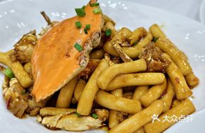 Sand Crab Stir-Fried Rice Noodles