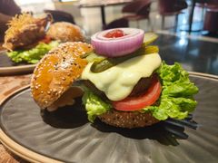 芝士牛肉汉堡-Let'sBURGERplus·非常创意汉堡(三里屯店)