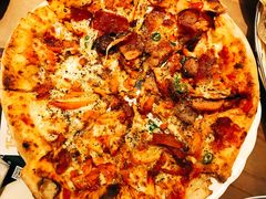 招牌狂野双拼夏威夷披萨-盘炉forenza·云贵川融合小食堂 ( 钟楼中柳巷店)
