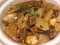 萝卜炖牛肉煲-高第街56号港式餐厅·精选(世茂广场宽厚里大明湖店)