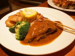 烤牛肉-艺厨风尚餐厅 · 桔钓沙莱华度假酒店