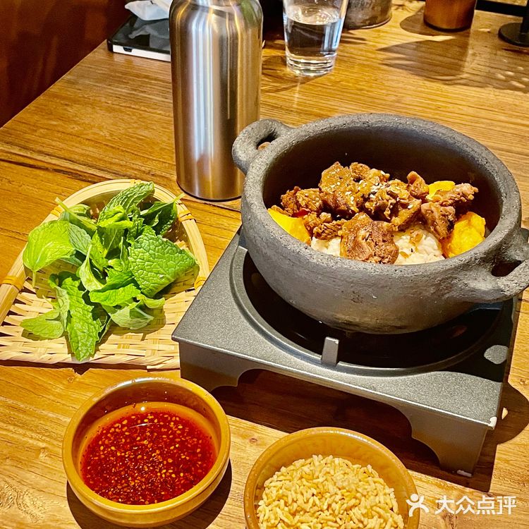 武汉探店！来热带雨林里享受晚餐🥣啦！