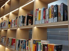 -漕河泾街道图书馆(漕河泾社区文化活动中心店)