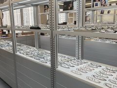 -无奔眼镜·蔡司·依视路授权店(朝阳大悦城店)