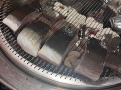 -围炉肉舍•炭烤活鳗•丹东海鲜烤肉(步行街店)