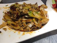 -亮亮烧烤(万松园店)