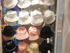 -名创优品(北京新中关购物中心地铁层店)
