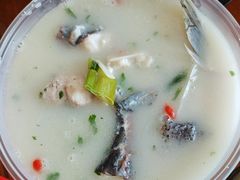 -美顺香食府鱼头老店(雪野湖店)