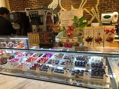 面包甜点陈列柜-GODIVA(王府井apm店)