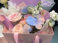 -何兮花店·气球派对鲜花店(马桥银春路万科城店)