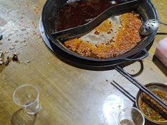-乖嬢嬢重庆老火锅(南联店)