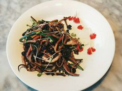 茶树菇炒鱿鱼-雀蓝川菜(奥体广场店)