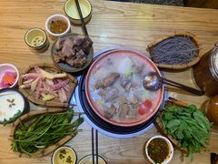 -阿婆情腊排骨火锅(金虹路店)