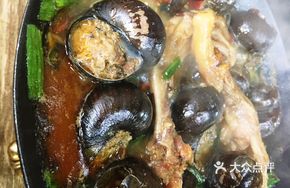 Chicken Claw and Snail Stew