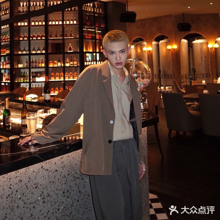 成都探店 |纸醉金迷 一站式餐酒吧dr bar