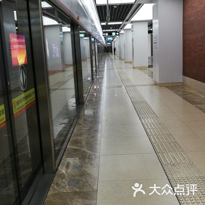 地铁六号线长虹公园站