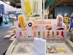 -席娜卡琳火车铁道夜市