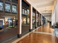 -王府井奥莱临潼小镇(临潼店)