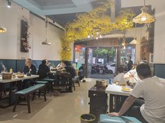 大堂-贵府酸汤牛肉火锅·贵州老字号(飞山街店)