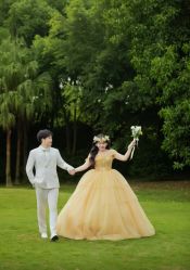 点击看大图 -挪娅婚纱摄影皇家会所