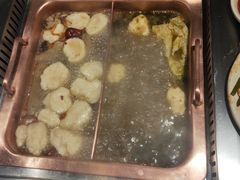 -老牌坊云南鱼豆花火锅(爱建店)