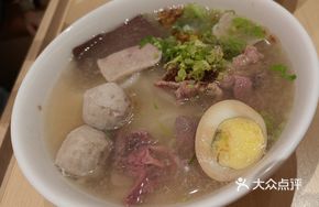 Oyster and Pork Offal Rice Noodle Soup