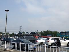 -辽河服务区-停车场