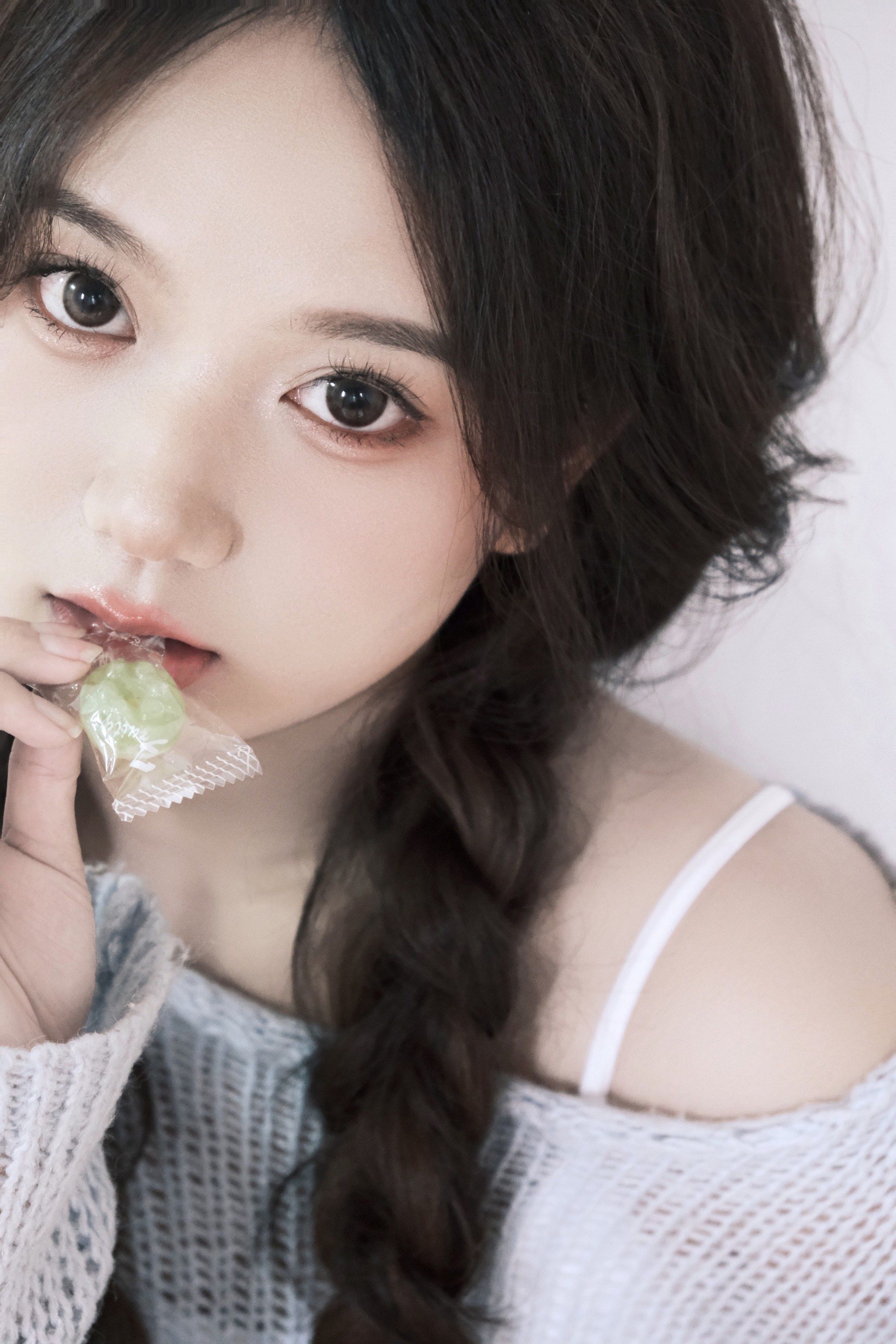 来一组甜甜的女孩写真#甜系女孩 #慵懒居