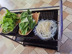 -鲁朗纳麦石锅鸡庄园