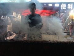 -劳动公园新疆人烤腰子