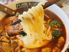 酸辣浓汤面-鼓楼吃面·肉啃肉(南锣鼓巷店)