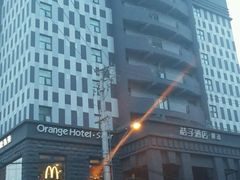 -桔子酒店(上海西藏北路地铁站店)