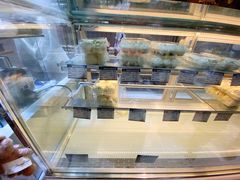 面包甜点陈列柜-白玉兰食品甜凤店(合生汇店)