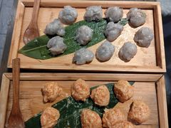 飞鱼籽墨鱼滑-湊湊火锅·茶憩(东城万达店)