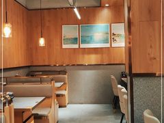 卡座-围炉肉舍丹东海鲜烤肉·烤活鳗(步行街店)