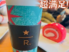 甜蜜草莓瑞士卷-星巴克臻选(天津鲁能中心一店)