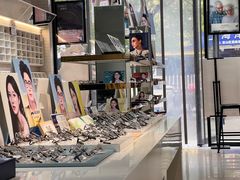 -诺柯视眼镜-蔡司依视路官方工厂店(淞南一店)
