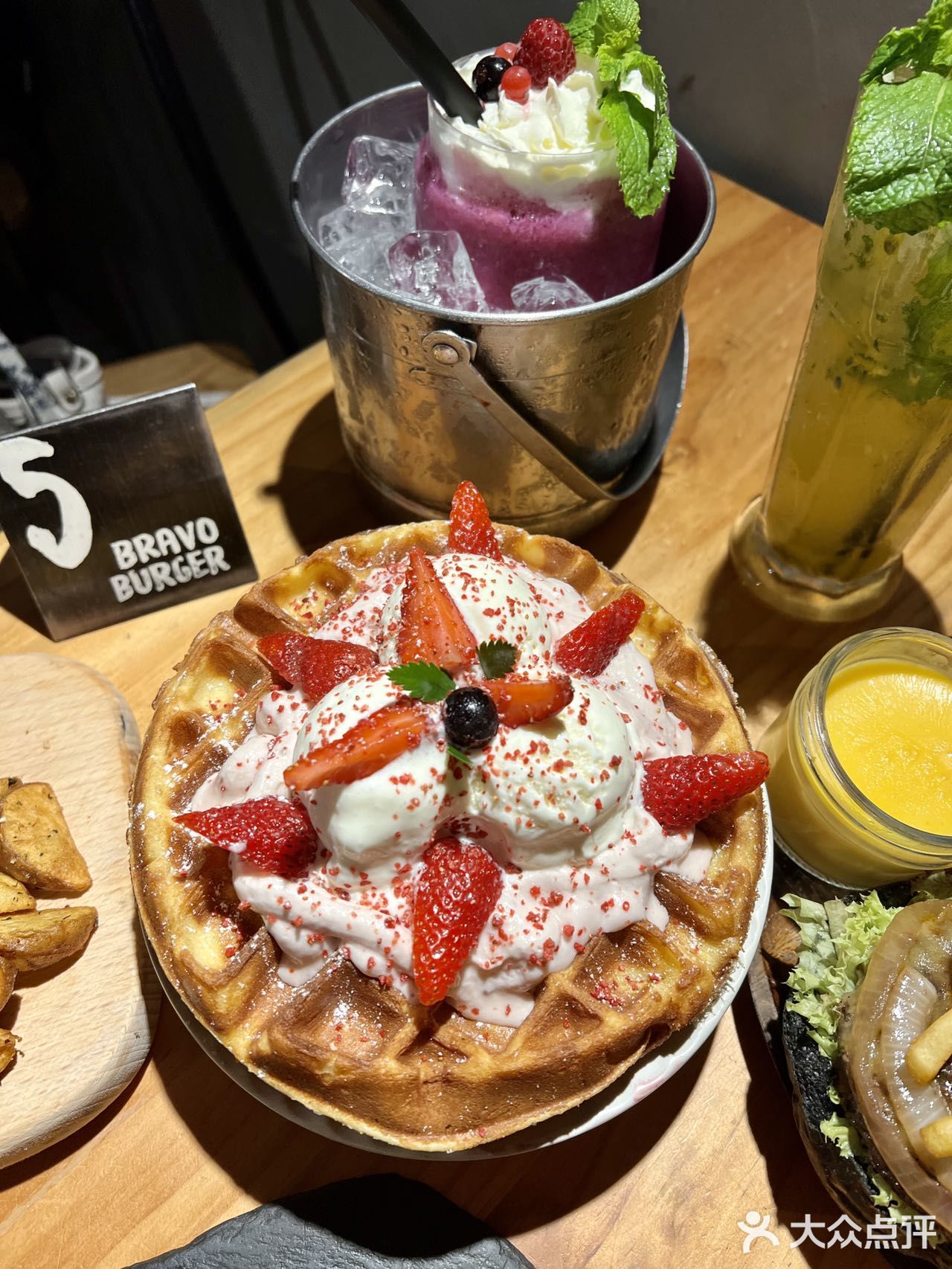 厦门探店｜沙坡尾必吃的黑汉堡快来收了他！