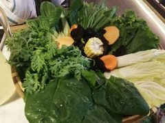 -尚尚仙·酸汤猪手·猪肚鸡火锅(华联万柳购物中心店)